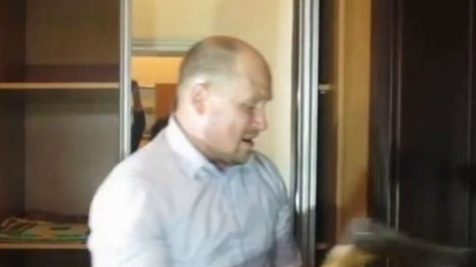 Нардеп Сергей Каплин "хулиганит" у кабинета мэра