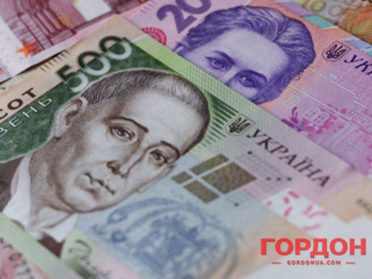 Гривна укрепляется медленными темпами