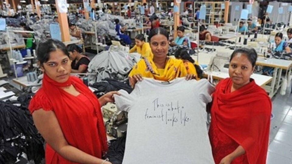 Фабрика по изготовлению "феминистских" футболок