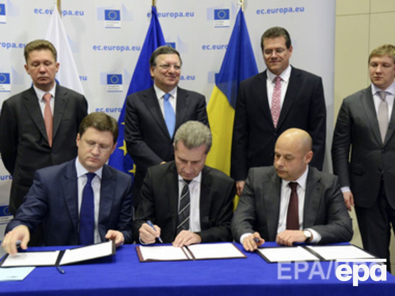 Подписание договора ночью 30 октября