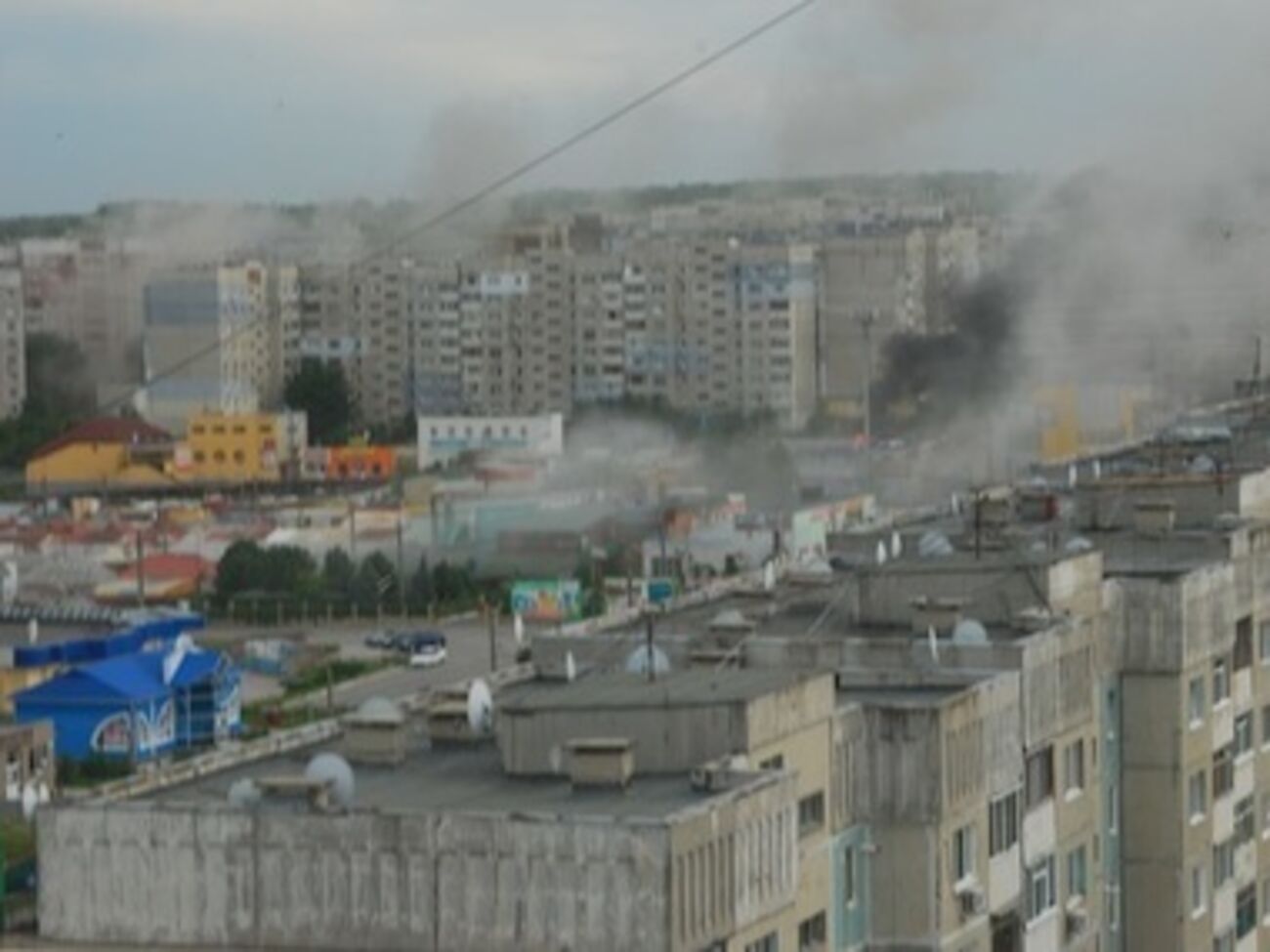 Также в направлении Луганска выехали около 80 человек на двух автобусах и двух автомобилях "ГАЗ" с символикой Государственной пограничной службы Украины