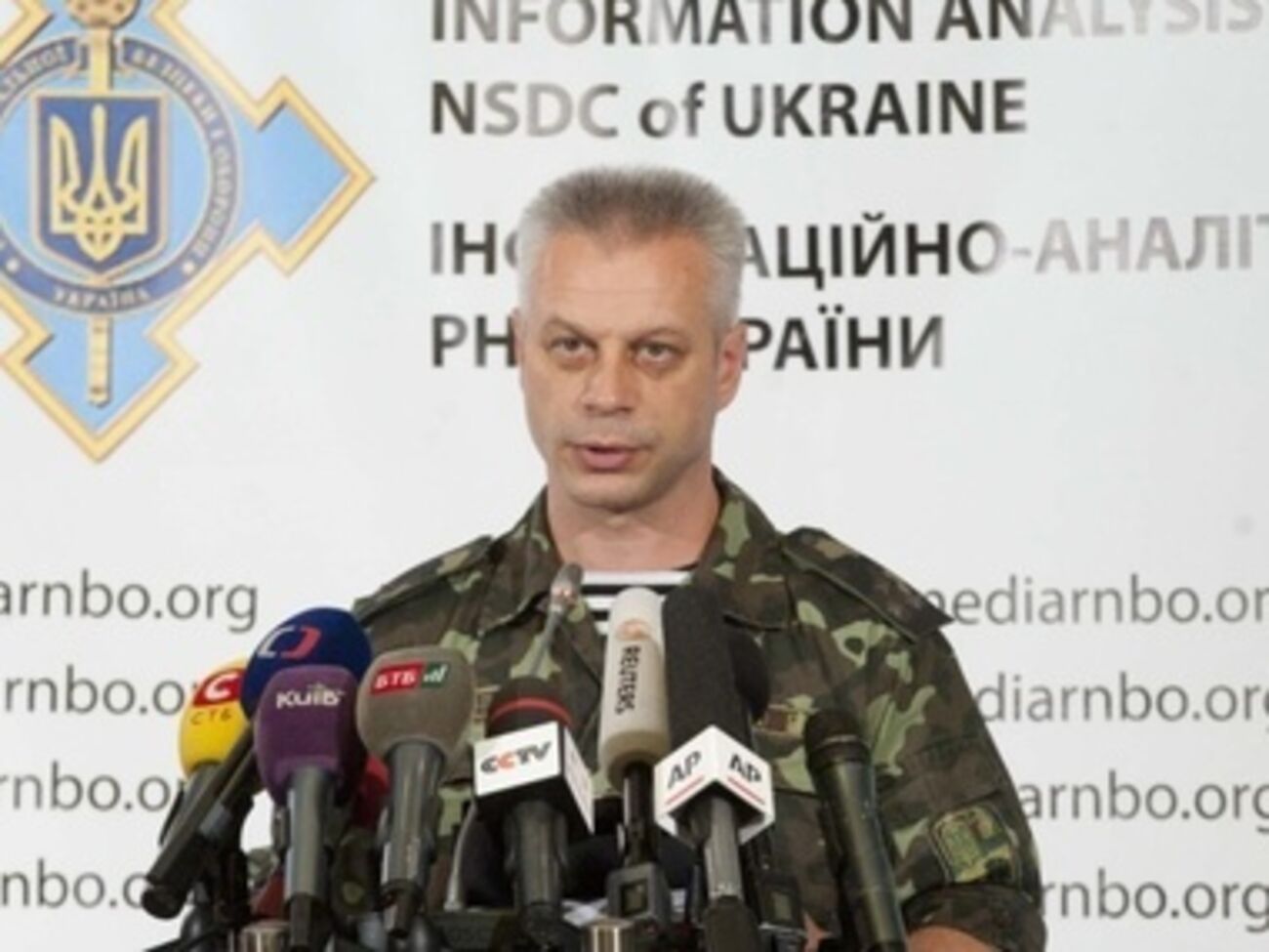 Лысенко: При въезде в Крым водителей опрашивают неизвестные