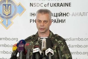 Лысенко: При въезде в Крым водителей опрашивают неизвестные