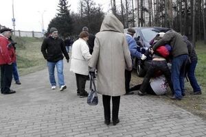 Задержание активиста с флагом Украины