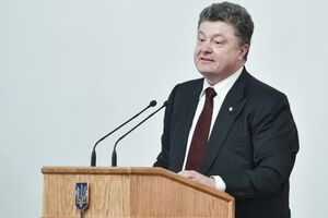 Порошенко заявил, что Украина "адекватно реагирует" на псевдовыборы боевиков