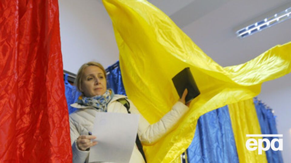 Сегодня в Румынии выбирают президента