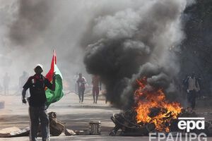 Демонстранты требуют, чтобы армия отстранилась от государственных дел