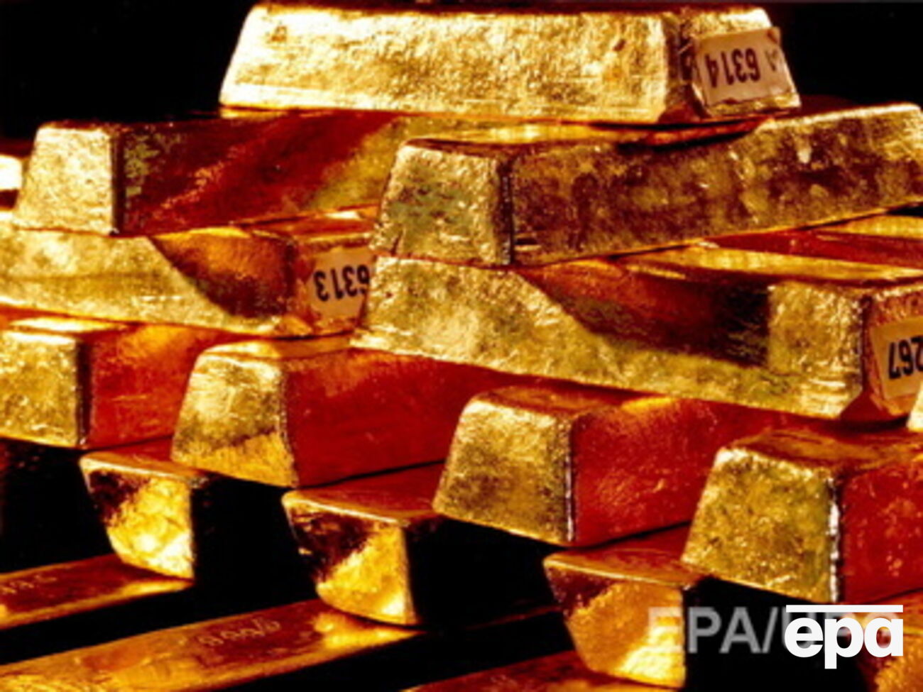 Россия потратила значительную часть резервов на поддержку рубля