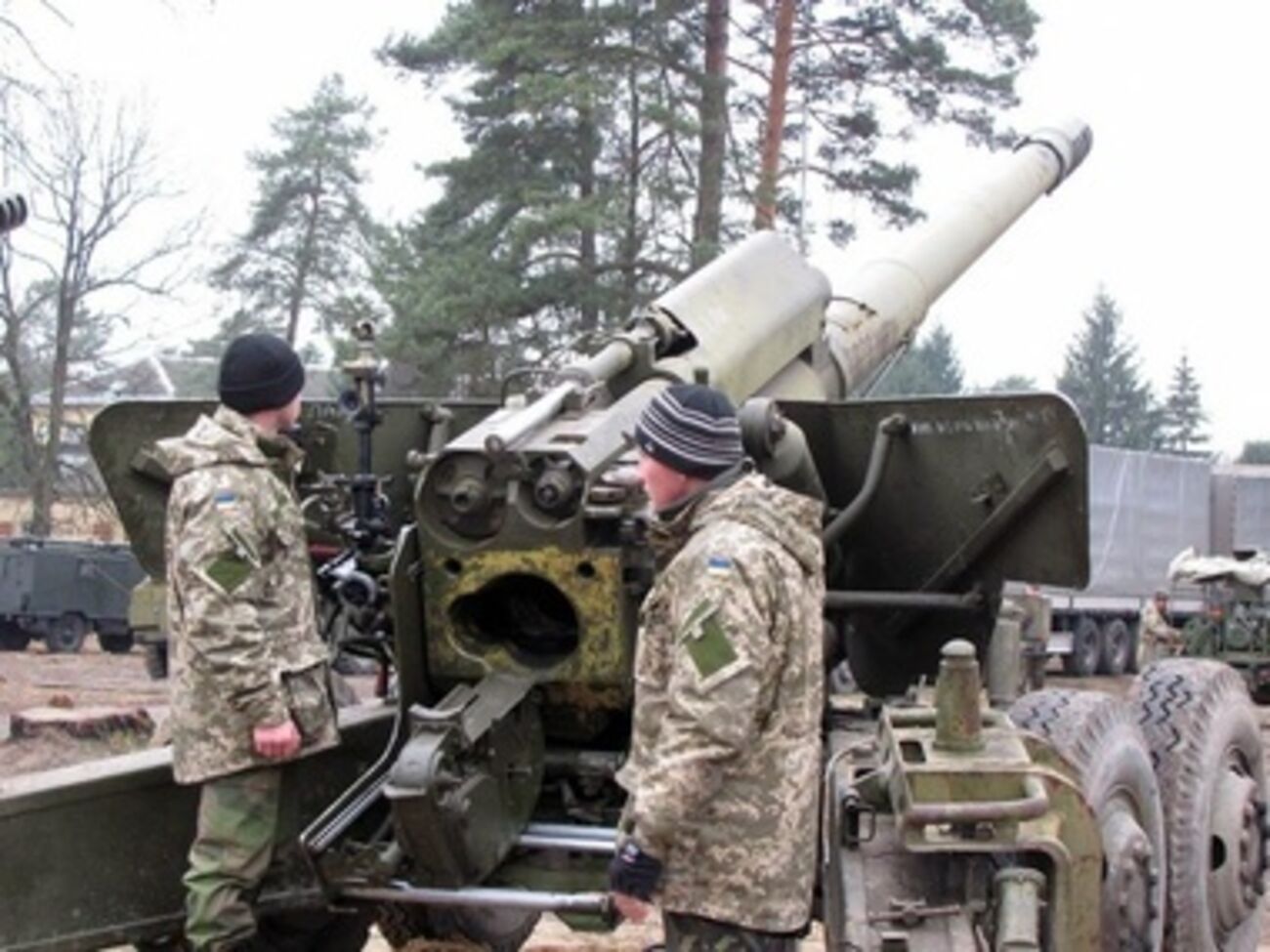 Мастера артиллерии. Во Львовской области готовят будущих воинов АТО. Фоторепортаж