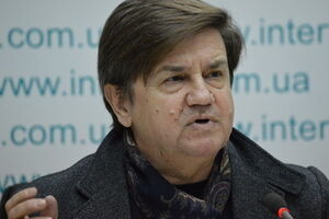 Запад сделал ставку на дипломатию, считает Карасев