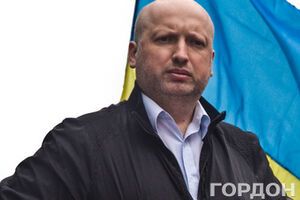 Александр Турчинов считает, что присягу на первом заседании парламента восьмого созыва должны зачитывать представители востока, запада и Крыма