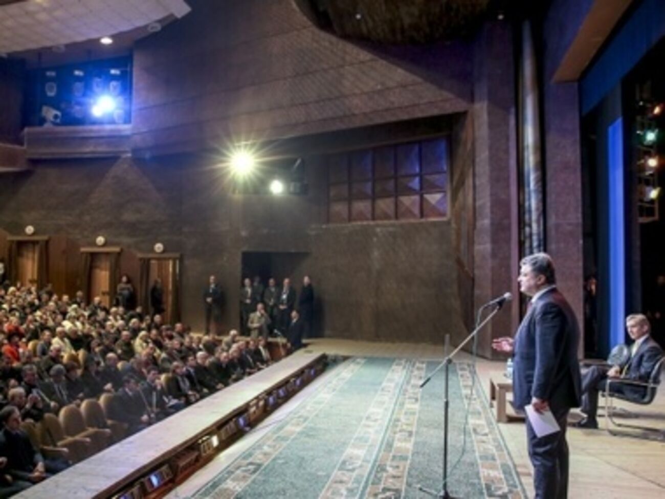 Петр Порошенко встретился с украинцами Молдовы