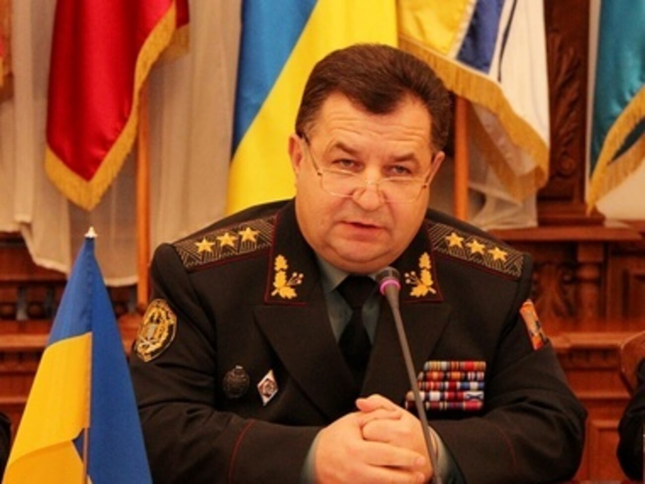 Полторак обсудил ситуацию в Украине с главой Военного комитета НАТО Кнудом Бартелсом