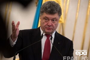 Порошенко сообщил, что после его встречи с главой УЕФА Мишелем Платини фанатов ожидает сюрприз