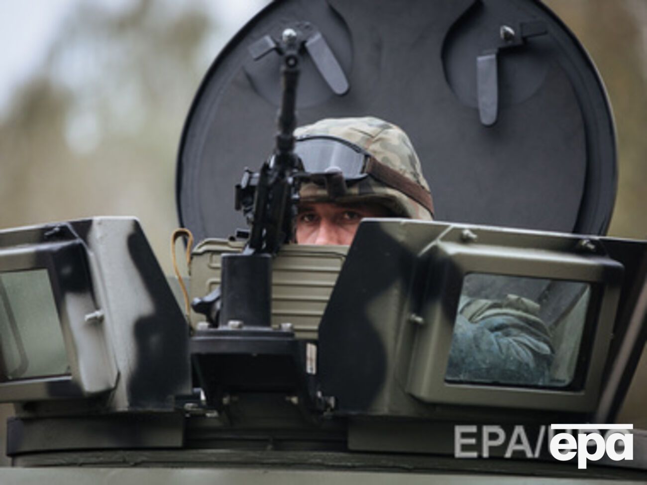 Россия продолжает стягивать войска на территорию Донбасса