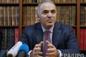 Каспаров призвал западные страны бороться с Путиным