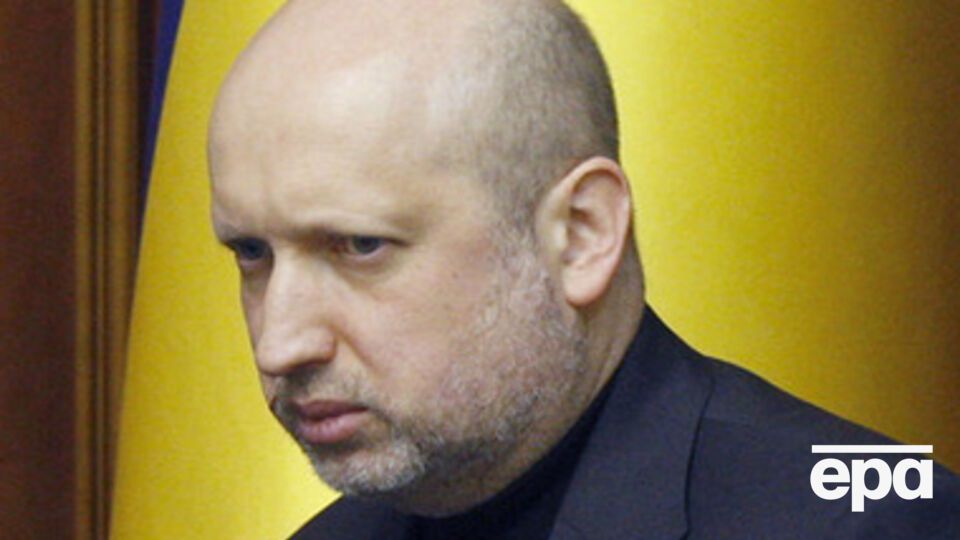 Турчинов поздравил украинцев с Днем достоинства