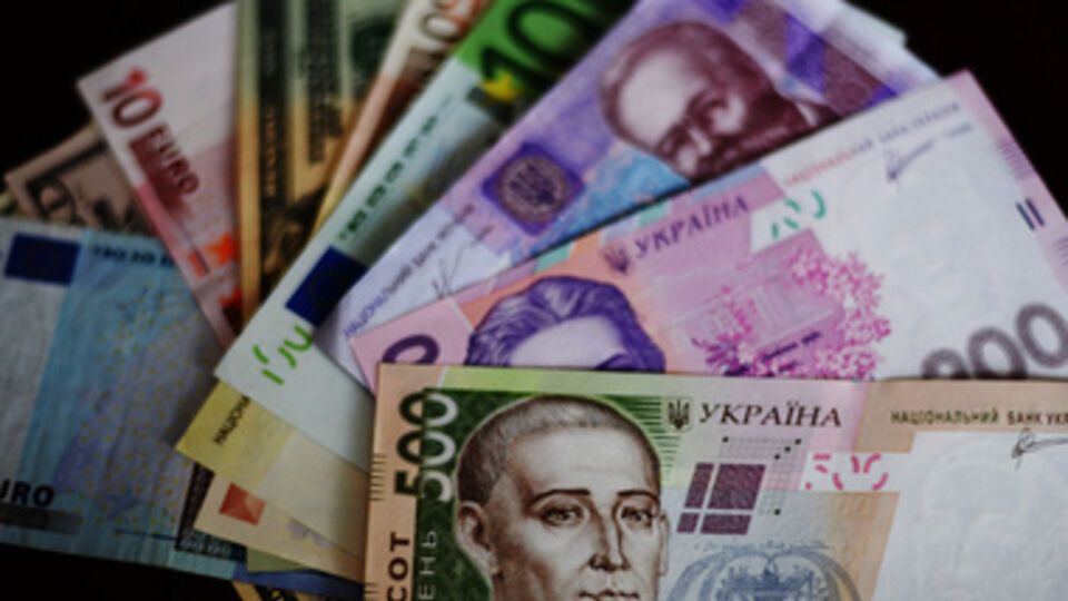 Официальный курс гривны вырос еще на пять копеек – до 15,10 грн/$