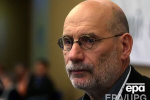 Акунин: Когда толпа кричит: "Слава России!" – получается казенно-патриотическая акция, когда "Слава Украине!" – это национальное возрождение