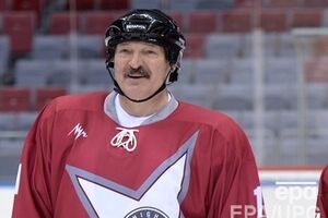 Лукашенко перенес операцию на колене