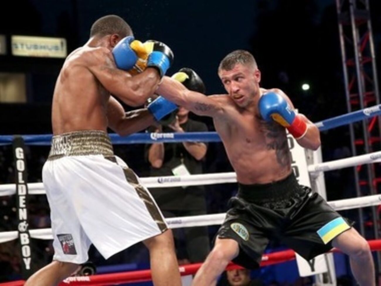 Ломаченко защитил титул