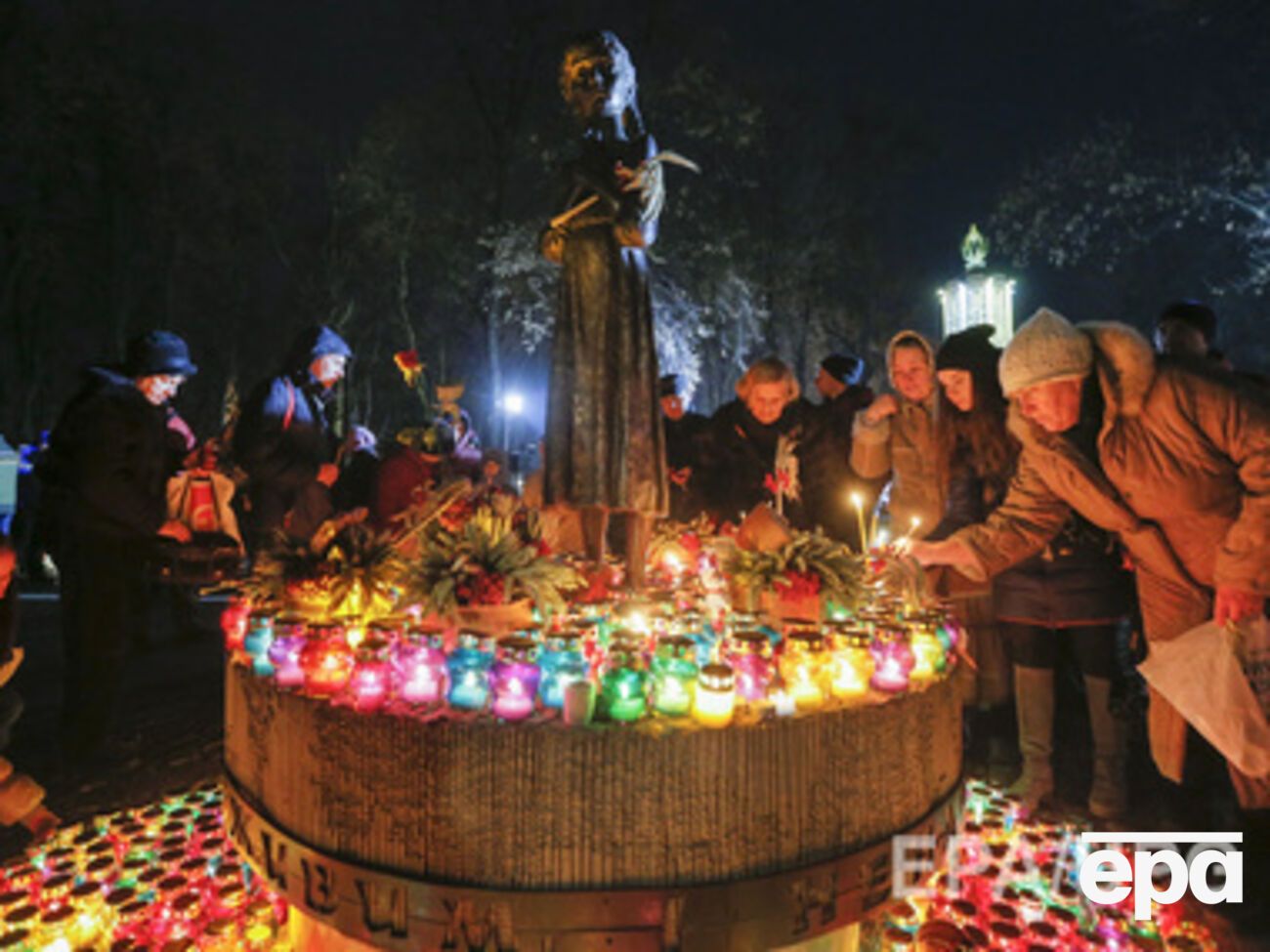 В Украине почтили память жертв Голодомора