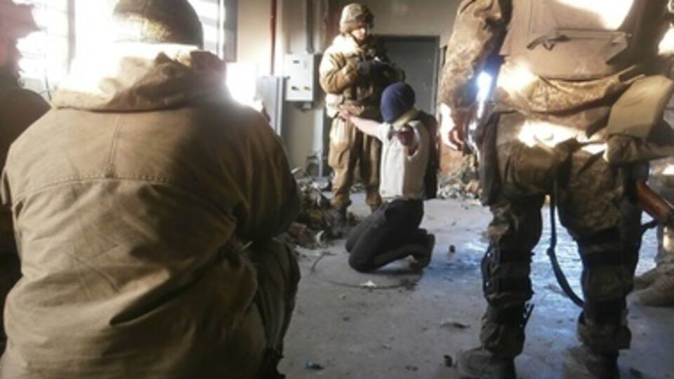 Задержанный россиянин утверждает, что оказался в аэропорту случайно