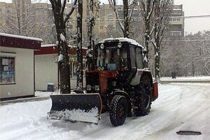 В Киеве активно убирают снег