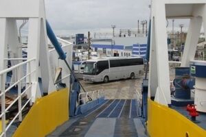 Очереди в портах дожидаются около 250 автомобилей