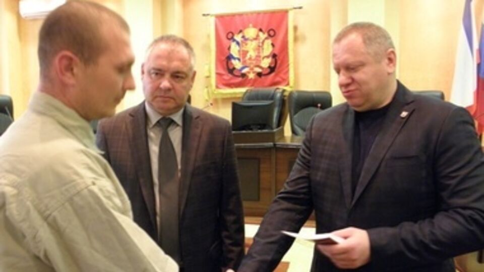 Большинству крымских ополченцев такие медали вручили еще 9 мая