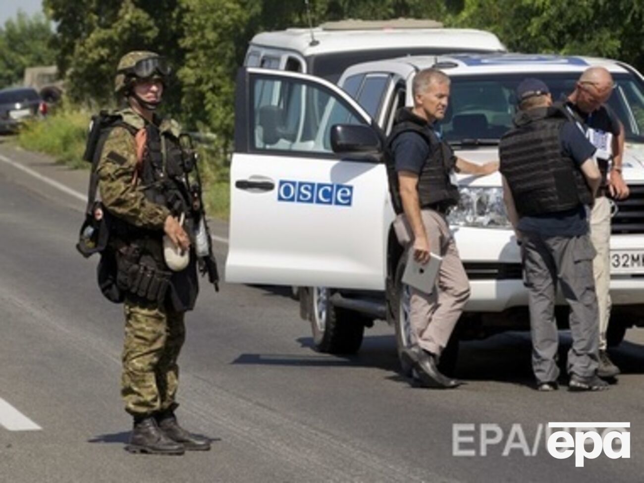 Наблюдатели ОБСЕ заявляют, что украинские и российские военные с боевиками не могут договориться о линии разграничения