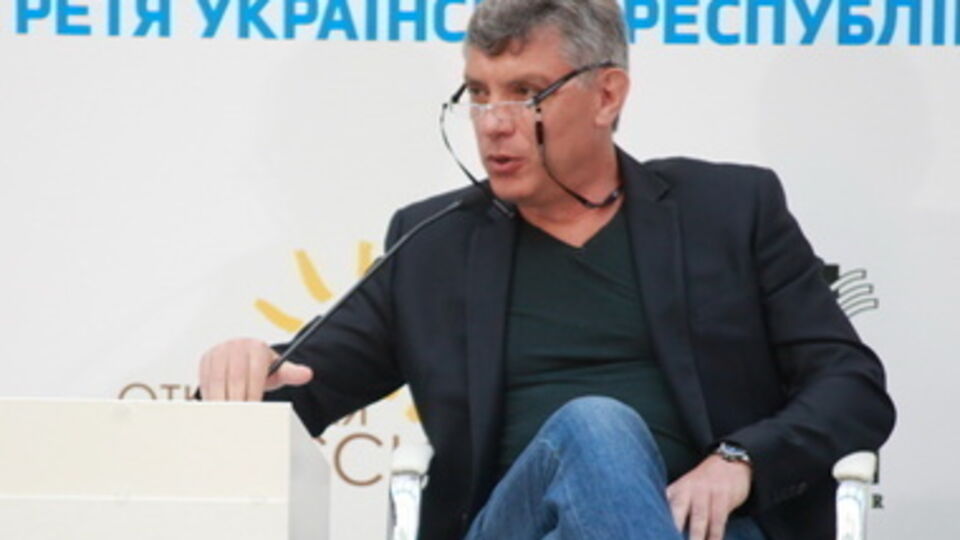 Немцов: Путин не хочет выдавать Украине Януковича, потому что видит в нем близкую, родную кровь