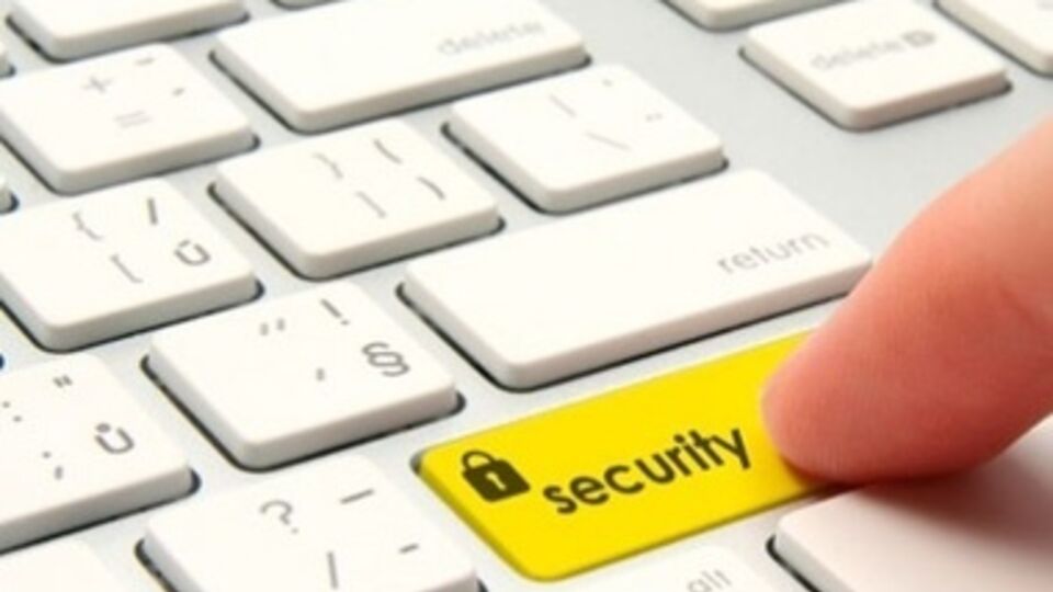 Отправлять информацию злоумышленникам может любое устройство, подключенное к интернету