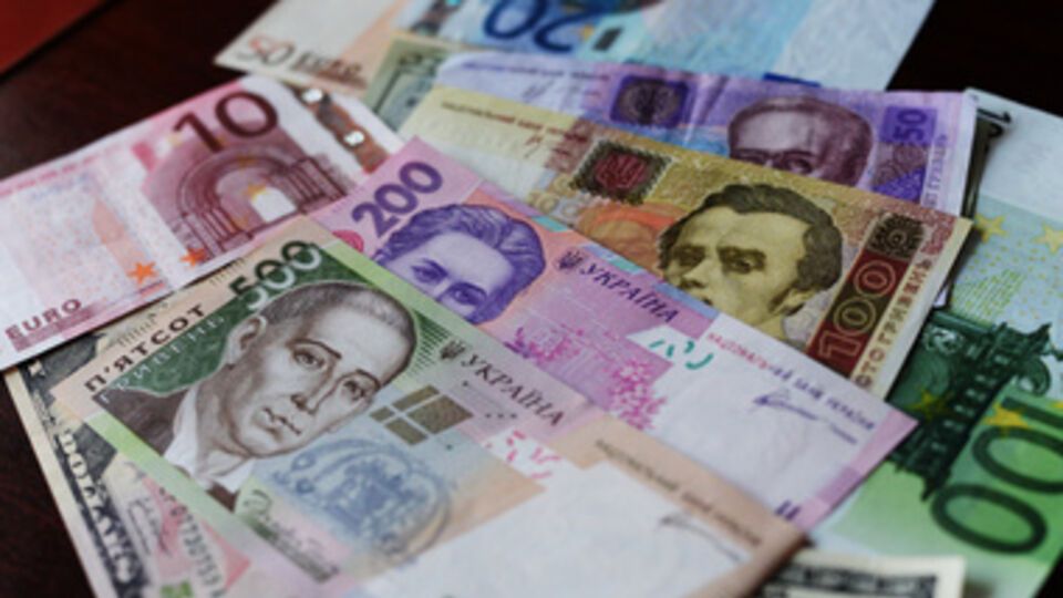 Официальный курс гривны приближается к 15 грн/$