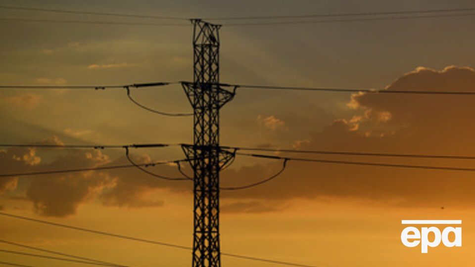 Ремонтные службы работают над устранением проблемы уже четвертый день