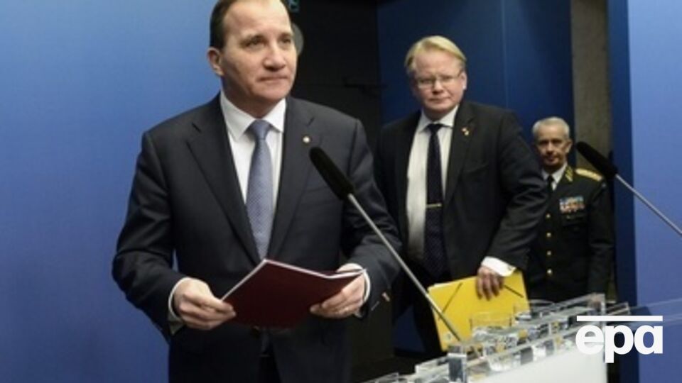 Хултгвист заявил, что власти получили очень ясное подтверждение, что в водах Швеции был чужая подводная лодка