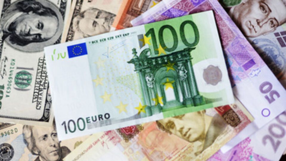 Чиновник хранил $420 тыс. в сейфе