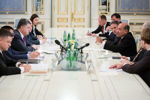 Петр Порошенко провел встречу с делегацией ЕБРР