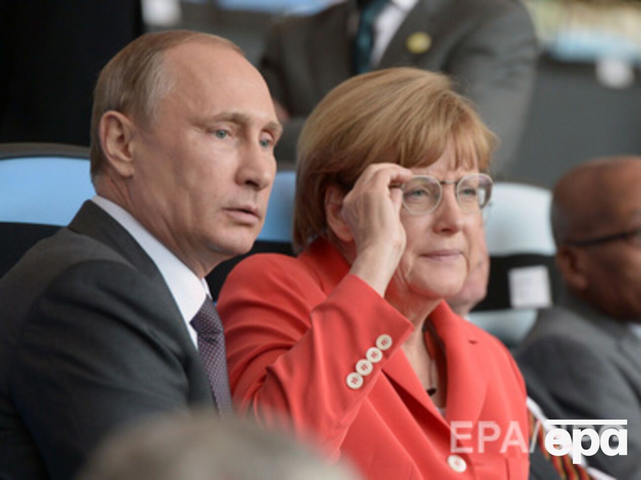 Последние девять месяцев Меркель пыталась установить контакт между Путиным и Западом