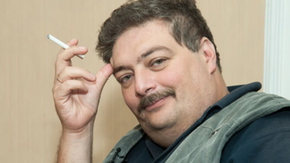 Дмитрий Быков: Россияне почему-то думают, что лучший способ потушить огонь --- это солома