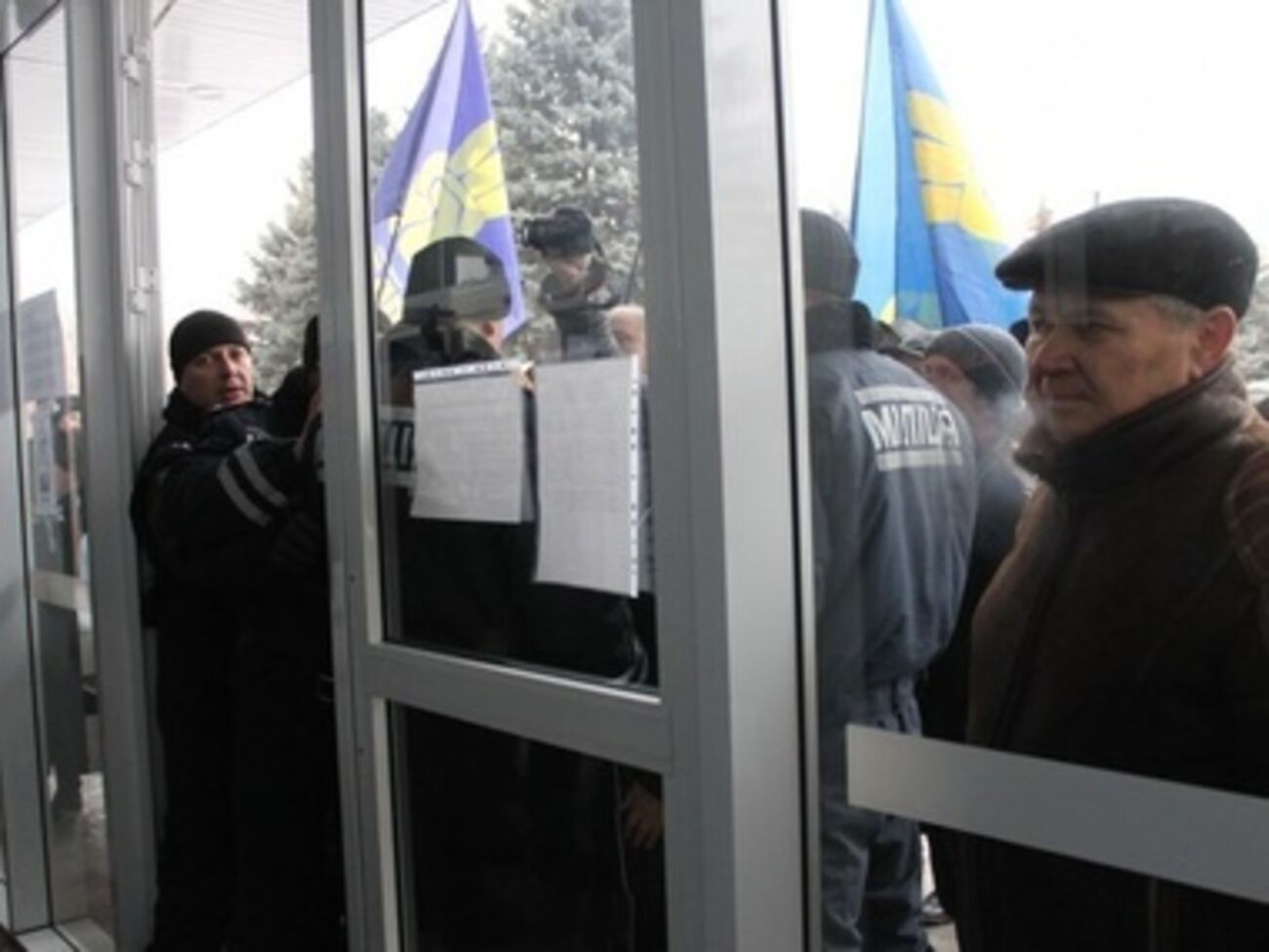 Милиция не пустила митингующих на заседание горсовета