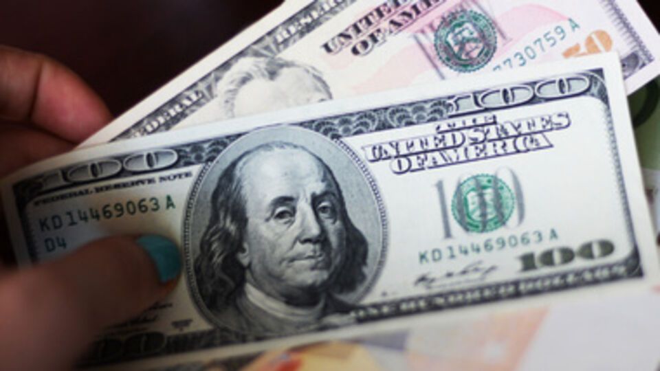 Гривна усиливает свои позиции