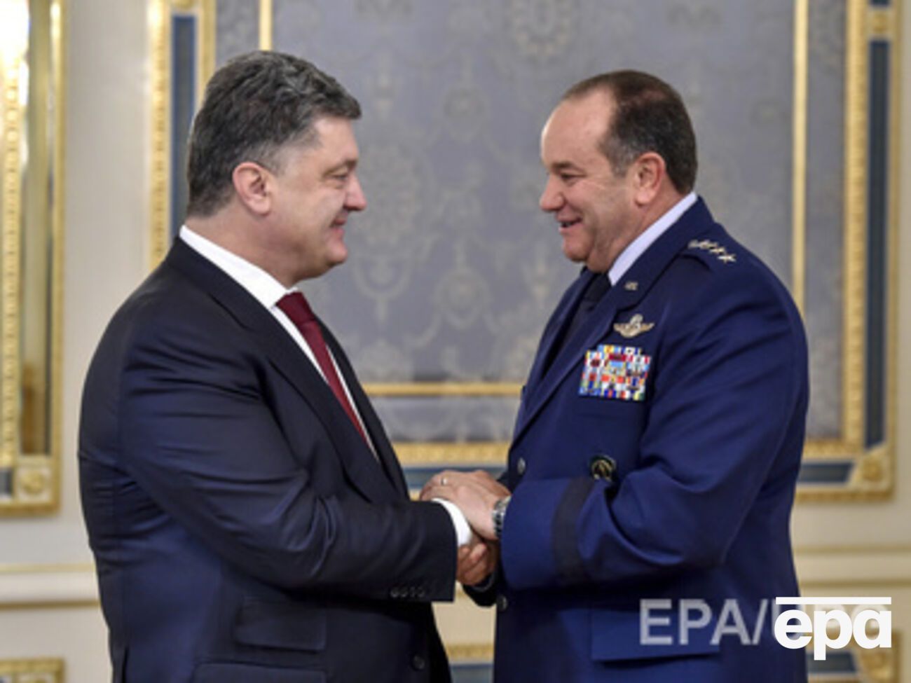 Порошенко встретился с генералом Бридлавом