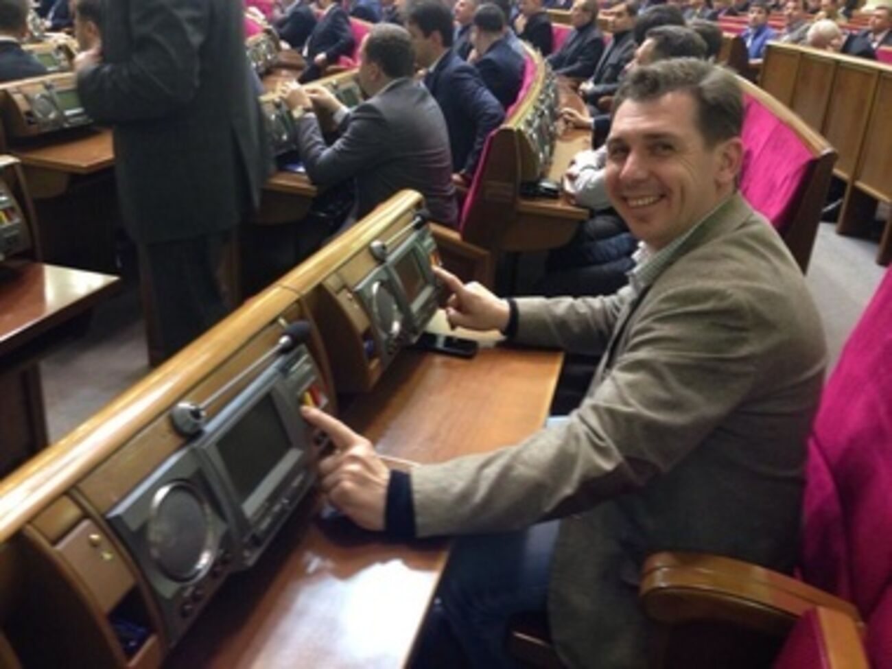 Новоизбранных депутатов-новичков учили пользоваться системой "Рада". Фоторепортаж