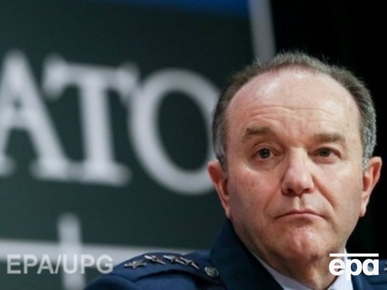 В течение последних недель НАТО наблюдает поставки оружия на восток Украины и усиление пророссийских боевиков, поделился генерал Филип Бридлав