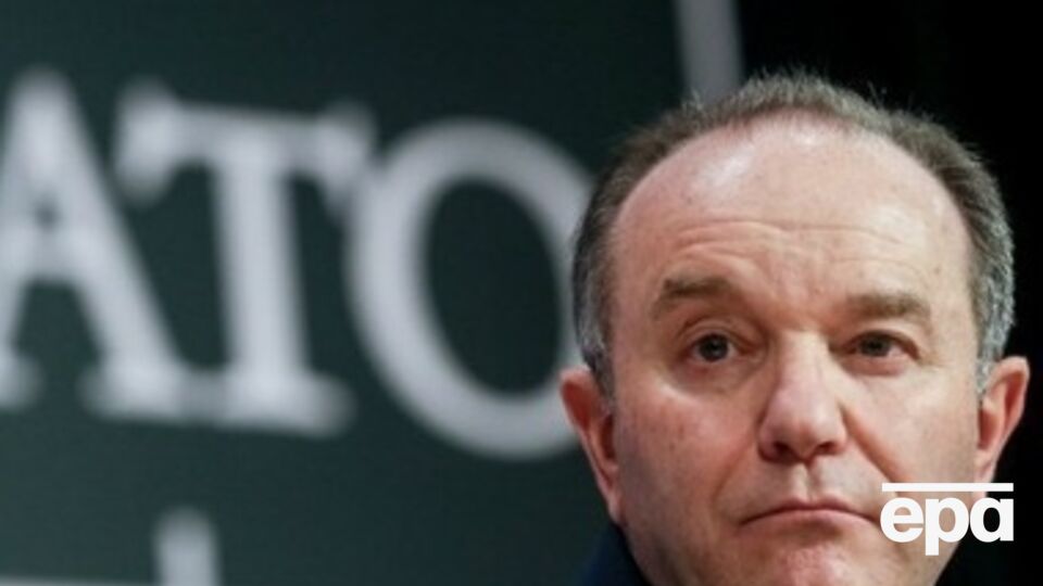 В течение последних недель НАТО наблюдает поставки оружия на восток Украины и усиление пророссийских боевиков, поделился генерал Филип Бридлав