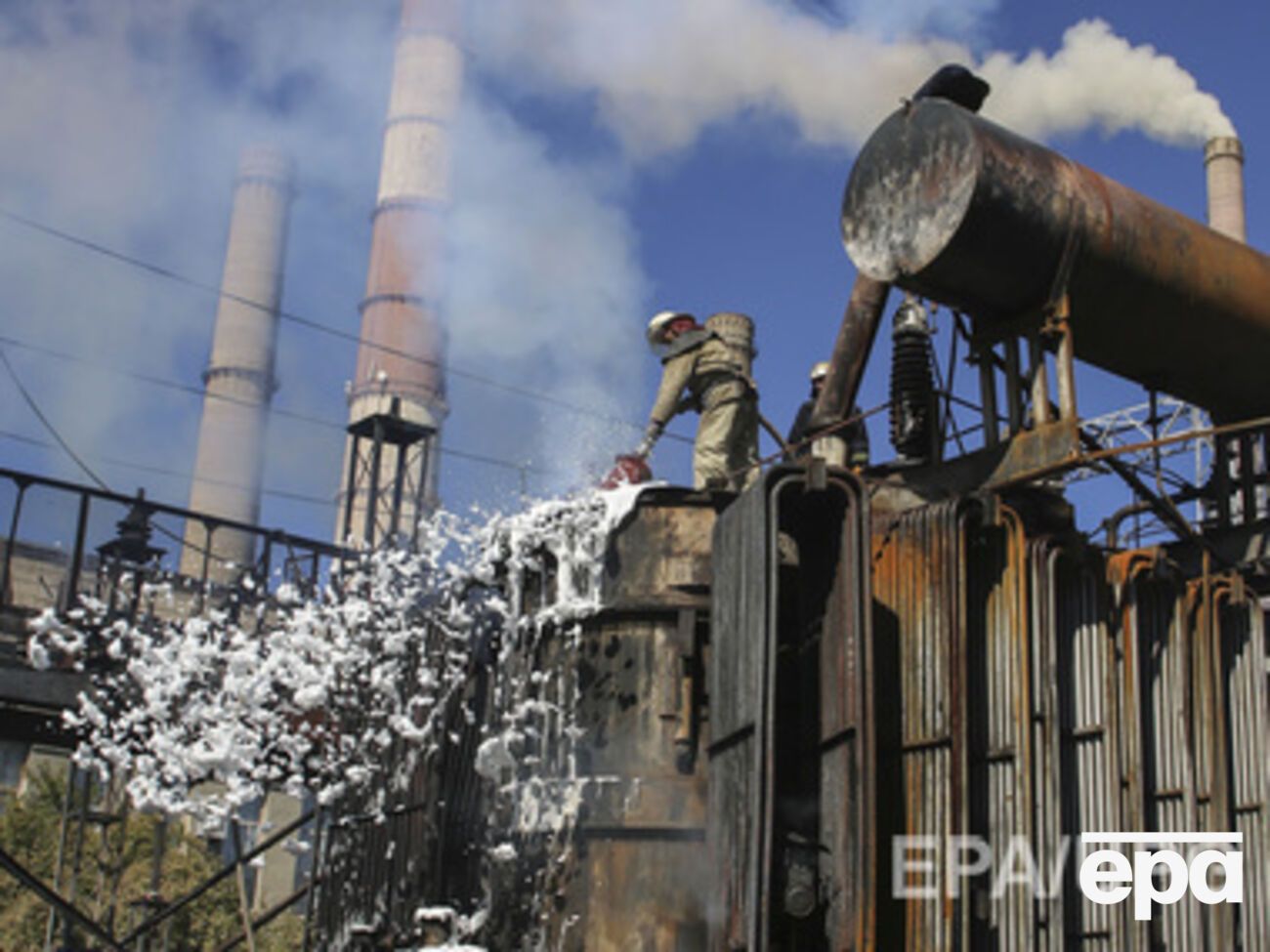 Несмотря на обстрел, ТЭС продолжает работать в аварийном режиме