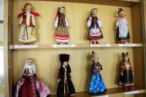 Посольства иностранных государств организуют выставку и продажу блюд национальной кухни, одежды, бытовой техники, электроники и разнообразных сувениров