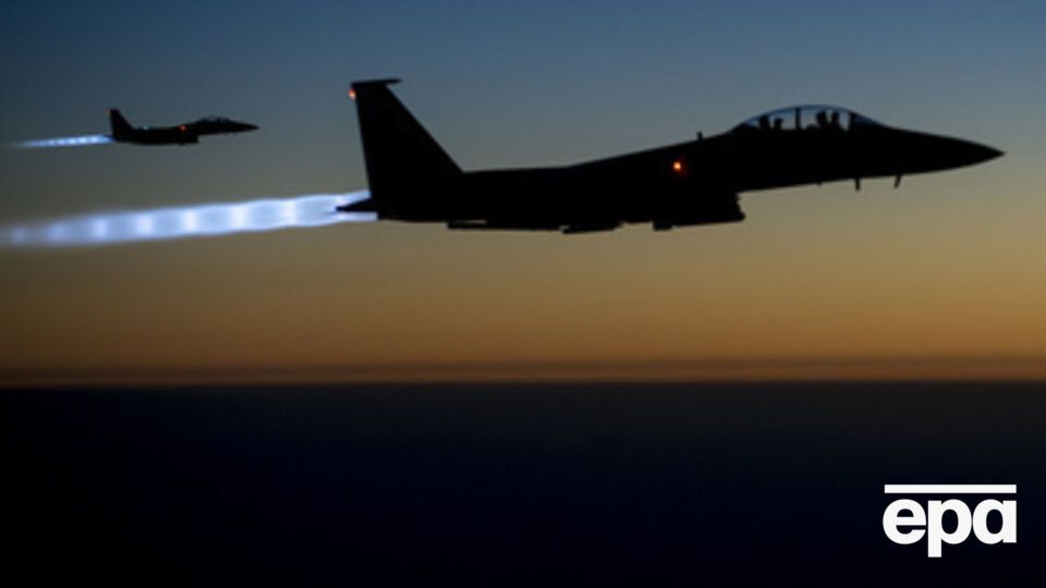 США продолжают наносить авиаудары по позициям боевиков