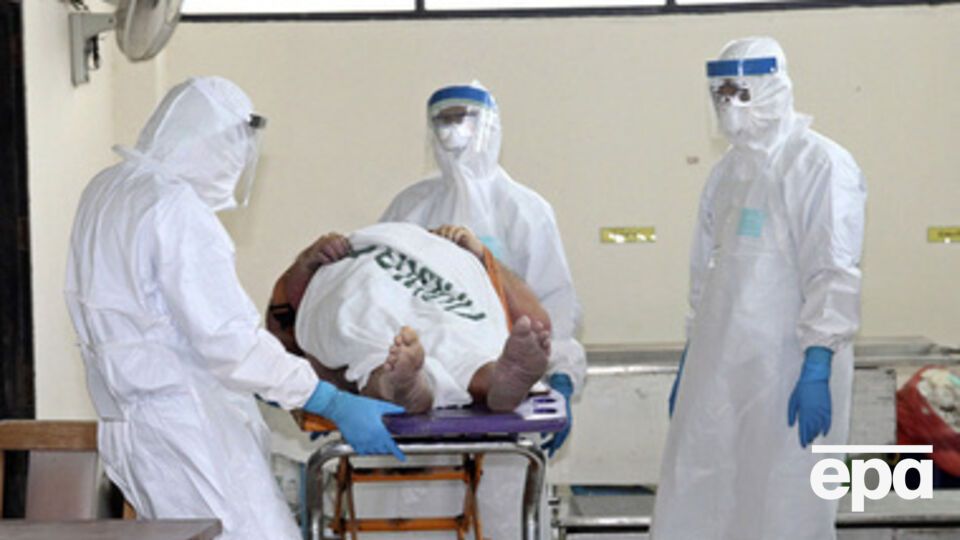 Количество погибших об Эболы растет